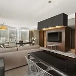 Ramada Encore By Wyndham מלון