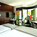 Ramada Encore By Wyndham איזמיר