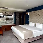 Ramada Encore By Wyndham 4* Σμύρνη