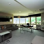 Ramada Encore By Wyndham מלון איזמיר