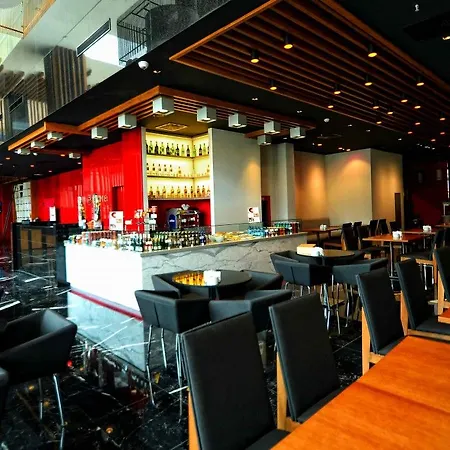 Ramada Encore By Wyndham 4* איזמיר