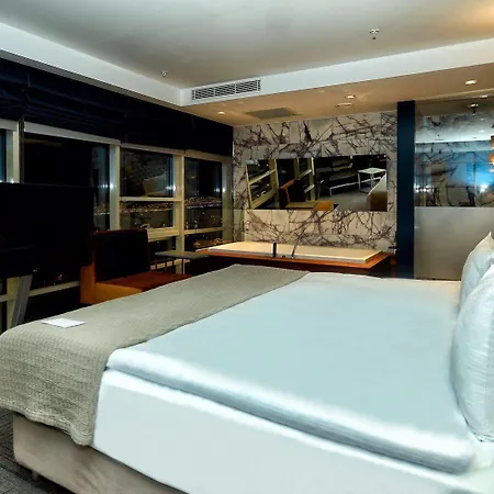 Hotel Ramada Encore By Wyndham 4*