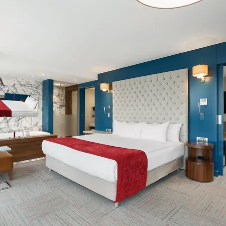 Ramada Encore By Wyndham İzmir