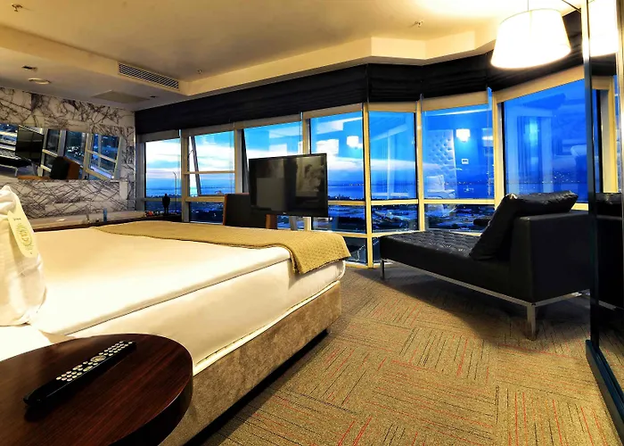 Отель Ramada Encore By Wyndham