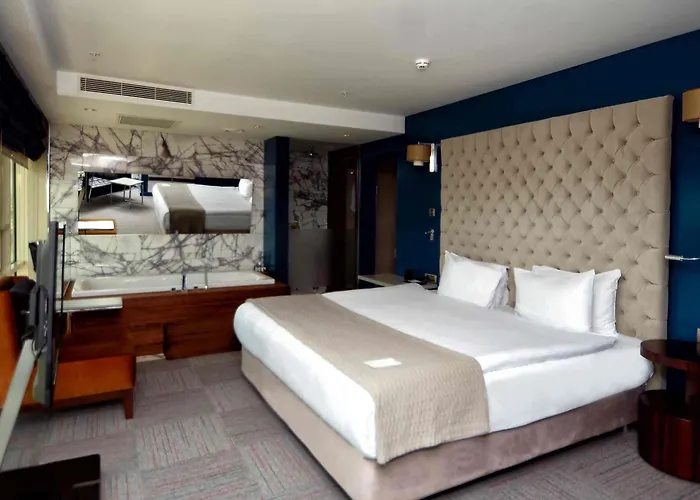 Ramada Encore By Wyndham 4* Izmir