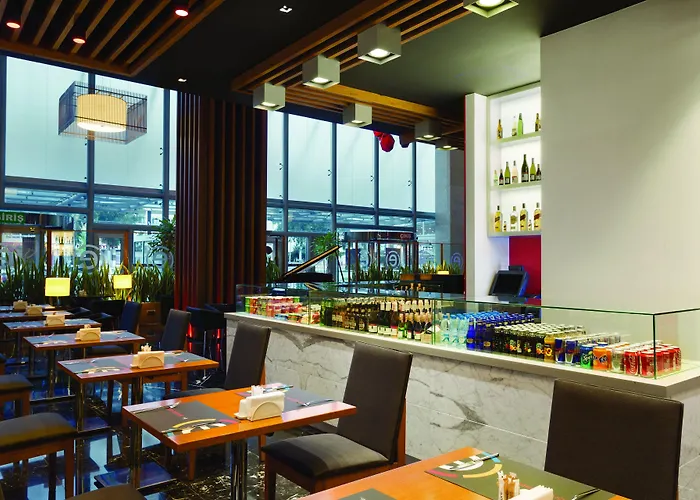 Отель Ramada Encore By Wyndham