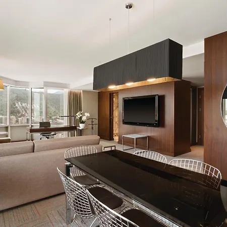 Ramada Encore By Wyndham 4* İzmir