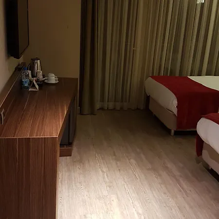 Ramada Encore By Wyndham 4* 이즈미르