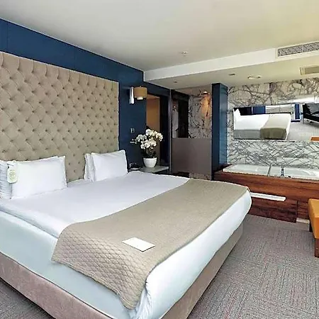 Ramada Encore By Wyndham 4* イズミル