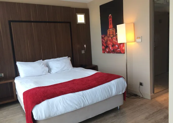 Ramada Encore By Wyndham 4* İzmir