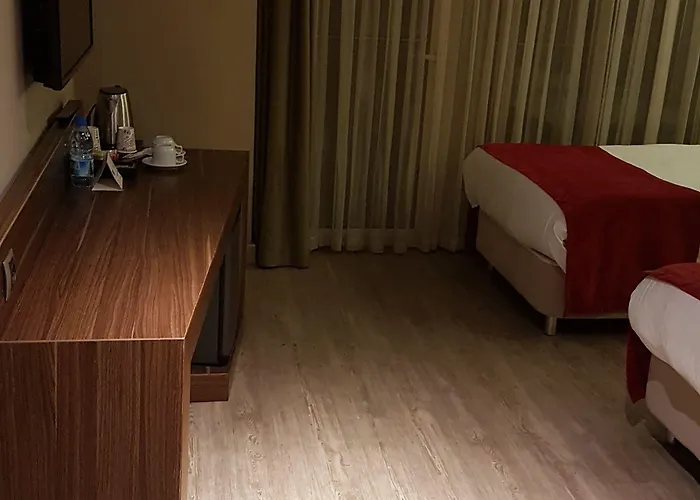 Ramada Encore By Wyndham 4* İzmir