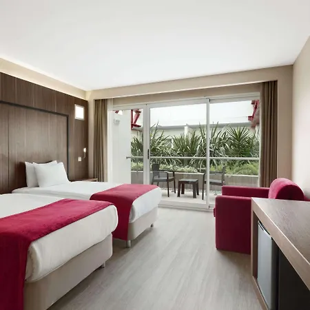 Ramada Encore By Wyndham Hotel Smirne