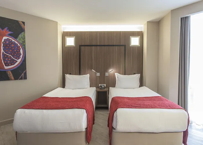 Ramada Encore By Wyndham فندق