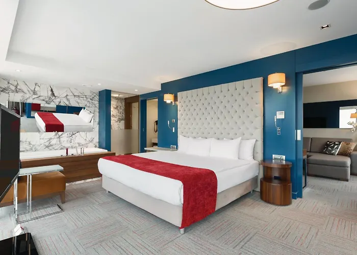 Ramada Encore By Wyndham إزمير